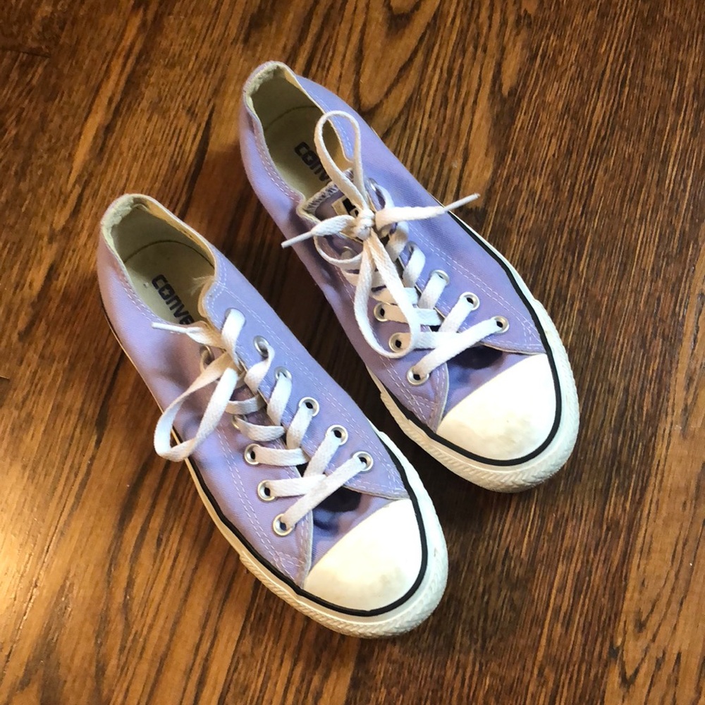 Women’s lavender converse